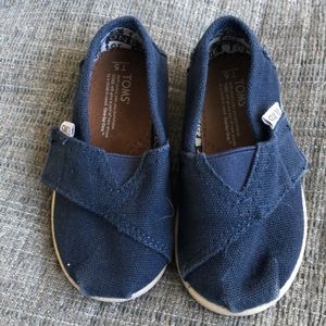 Toms toddler shoe